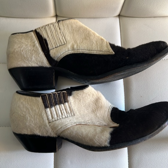 Vintage cowhide shoe boots does have heel wear but overall very good condition - Picture 3 of 11
